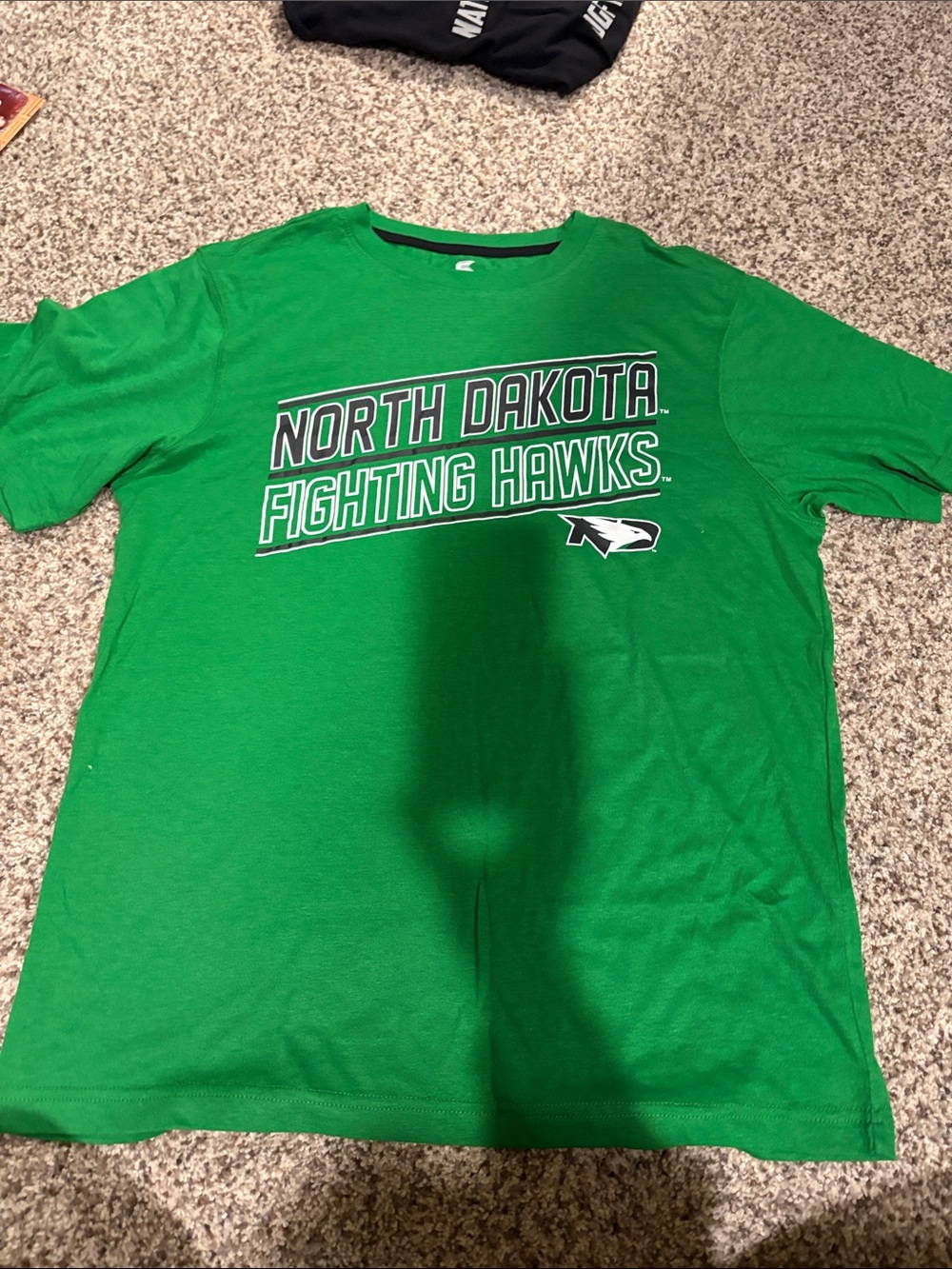 Colosseum Green North Dakota Fighting Hawks Graphic Tee